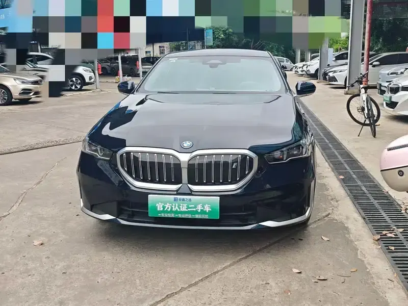BMW i5 2024 eDrive35L Luxury Package — миниатюра 2