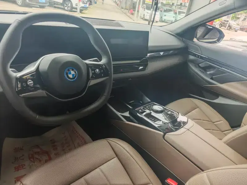 BMW i5 2024 eDrive35L Luxury Package — миниатюра 5