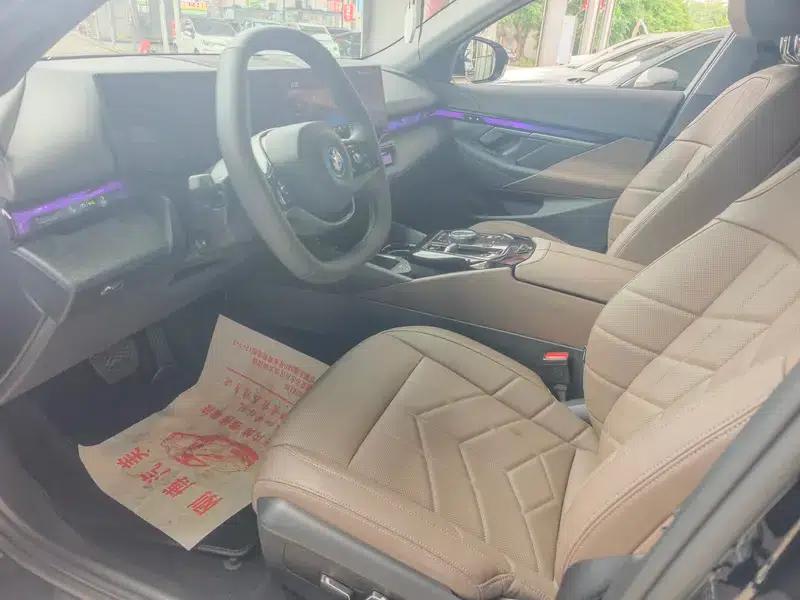 BMW i5 2024 eDrive35L Luxury Package — миниатюра 7