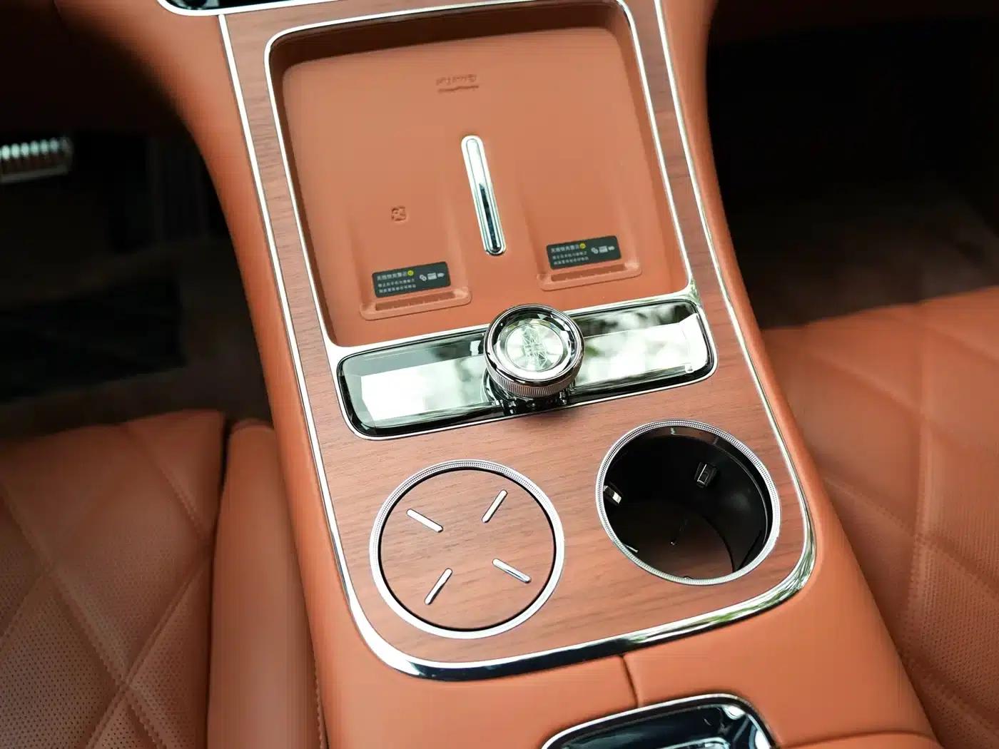 2025 S800 Pure Electric Star Executive Edition (4-seater, 192-line LiDAR) — миниатюра 18