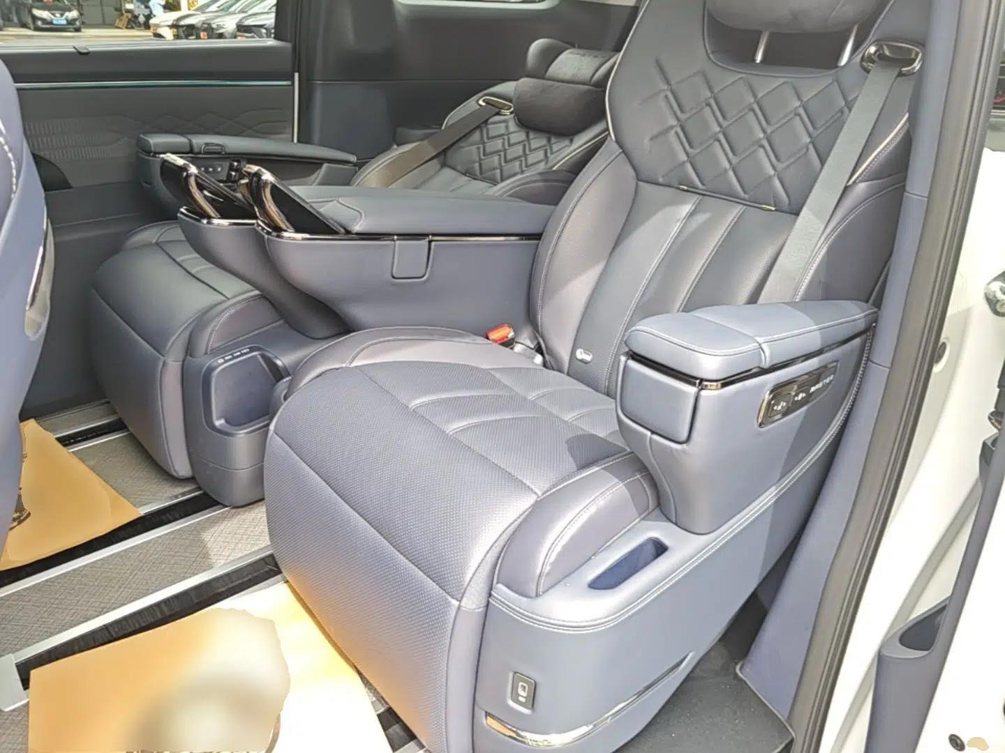 GAC Trumpchi Xiangwang M8 2025 Kunkun Series Ultra First-Class Cabin — миниатюра 25