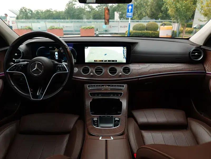 Mercedes-Benz E-Class 2022 Facelift E 300 L Fashion Sedan — миниатюра 8