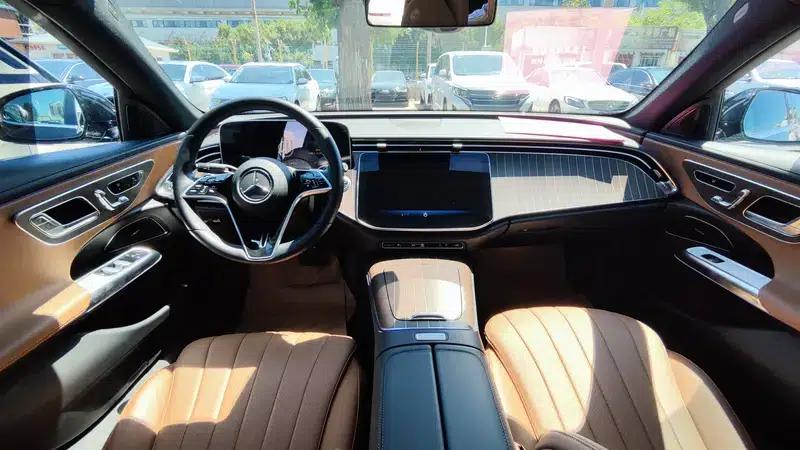 Mercedes-Benz E-Class 2024 Facelift E 300 L Fashion Sedan — миниатюра 11