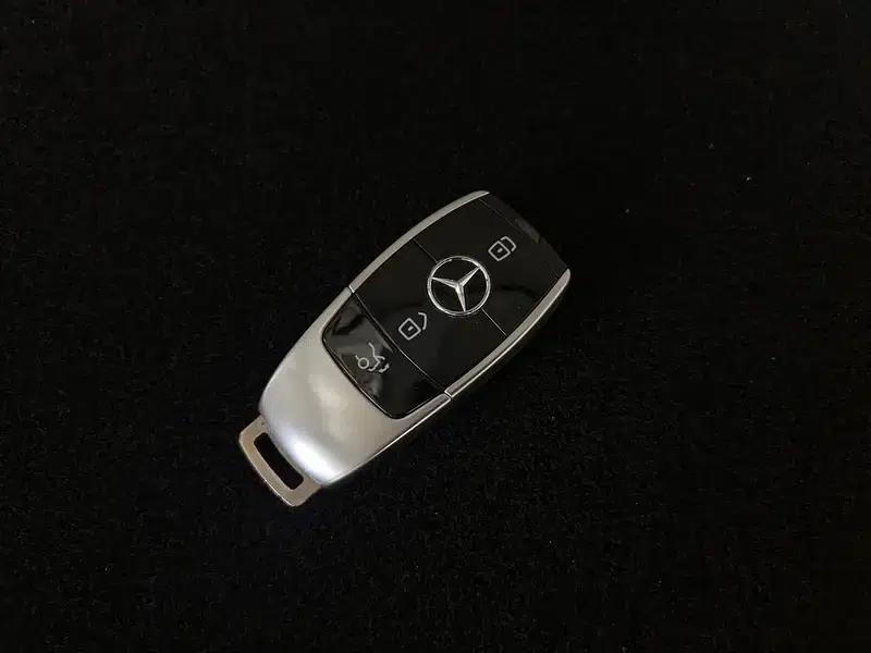 Mercedes-Benz E-Class 2021 Facelift E 300 L Fashion Sport Sedan — миниатюра 11