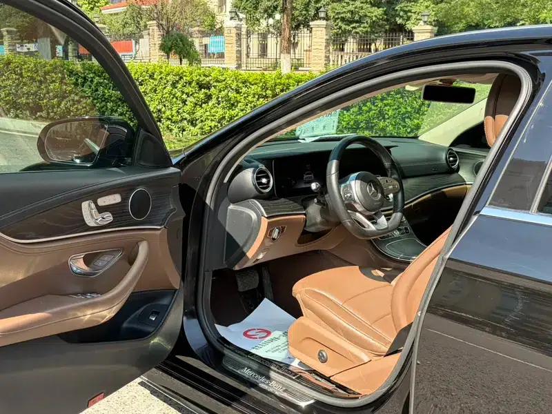 Mercedes-Benz E-Class 2020 E 300 L Sport Style — миниатюра 23