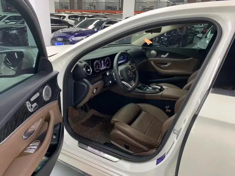 2016 Mercedes-Benz E-Class E 200 L Sport — миниатюра 10