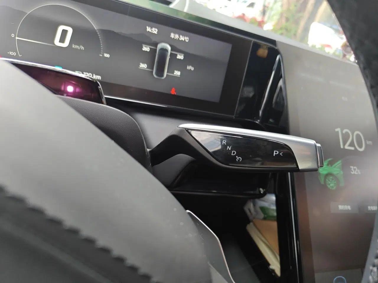 HiPhi X 2021 Luxury Edition 6-Seater — миниатюра 14