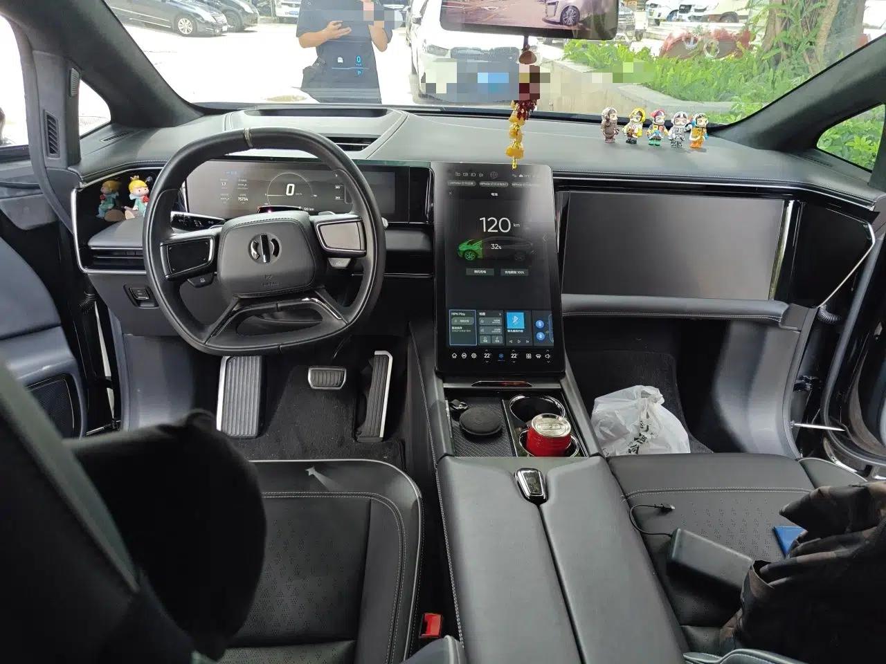 HiPhi X 2021 Luxury Edition 6-Seater — миниатюра 9