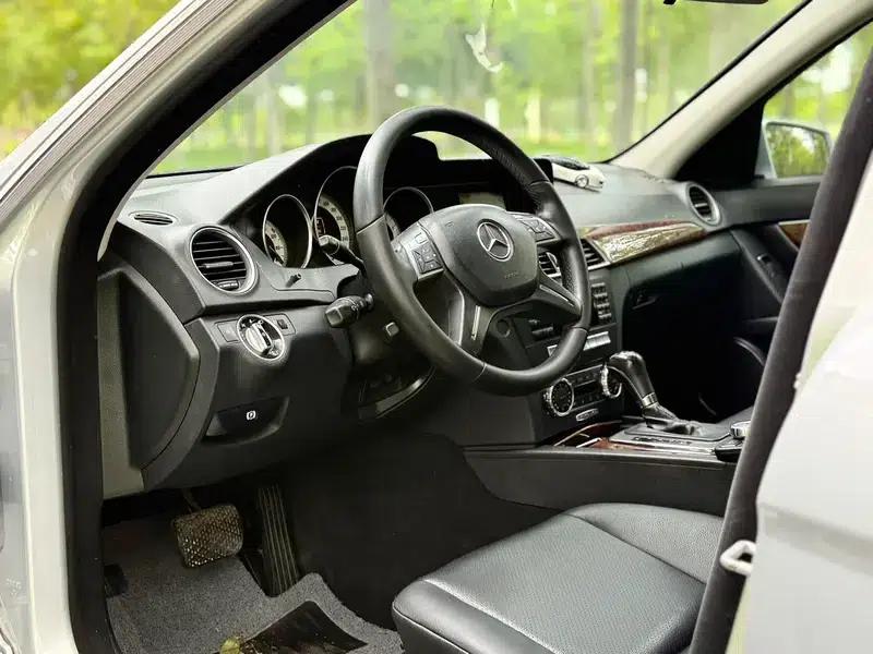 2011 Mercedes-Benz C-Class C 200 CGI Elegance — миниатюра 20