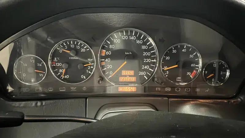 Mercedes-Benz S-Class 1994 3.2L Automatic Rear-Wheel Drive 5-Seater (Parallel Import) — миниатюра 18