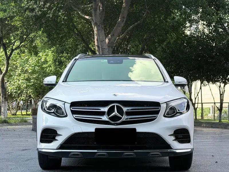 2017 Mercedes-Benz GLC 260 4MATIC Luxury — миниатюра 2