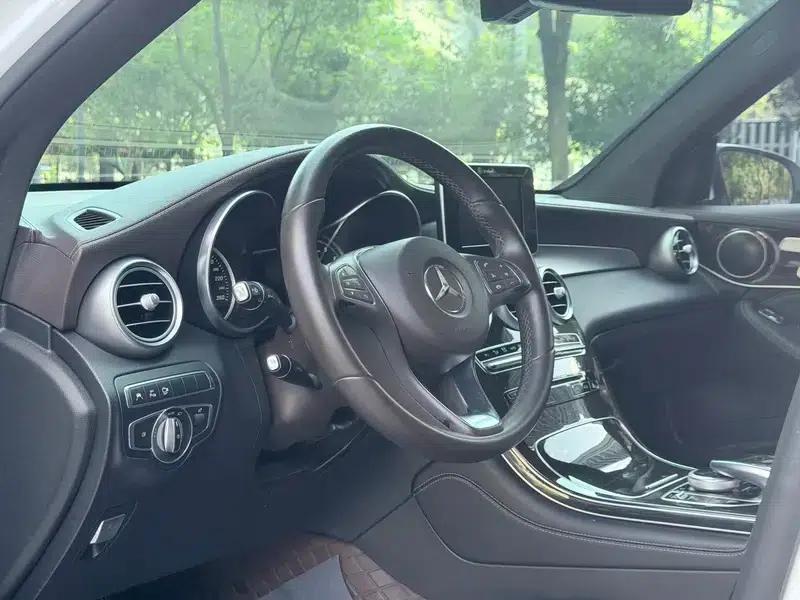 2017 Mercedes-Benz GLC 260 4MATIC Luxury — миниатюра 13