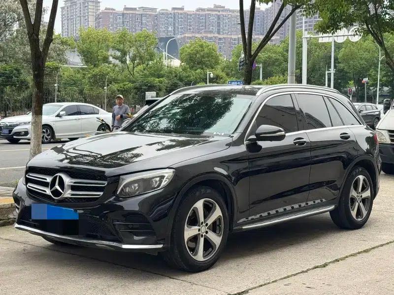 2017 Mercedes-Benz GLC 300 4MATIC Dynamic — миниатюра 1