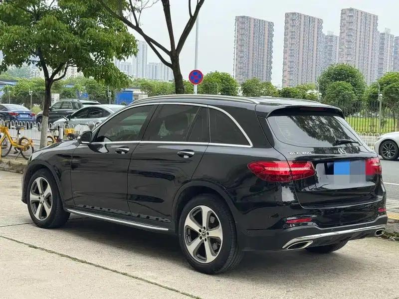 2017 Mercedes-Benz GLC 300 4MATIC Dynamic — миниатюра 4