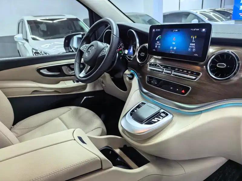 Mercedes-Benz V-Class 2021 V 260 L Long Wheelbase Premium Edition — миниатюра 12