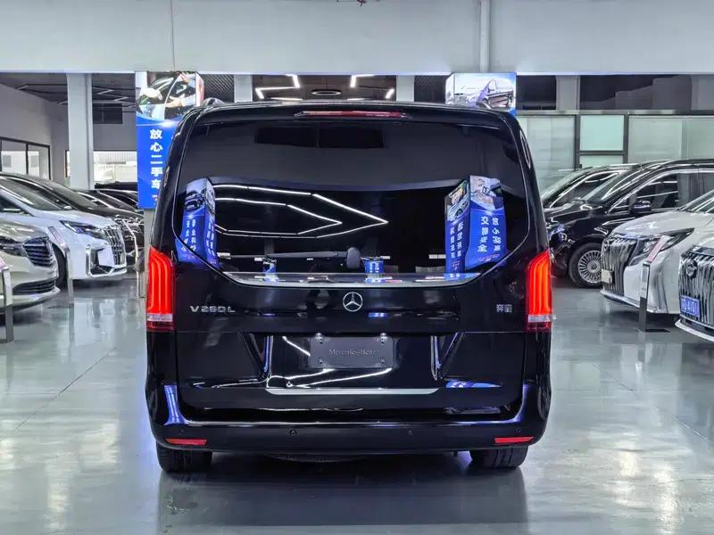 Mercedes-Benz V-Class 2021 V 260 L Long Wheelbase Premium Edition — миниатюра 5