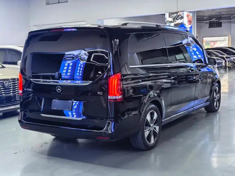 Mercedes-Benz V-Class 2021 V 260 L Long Wheelbase Premium Edition — миниатюра 6