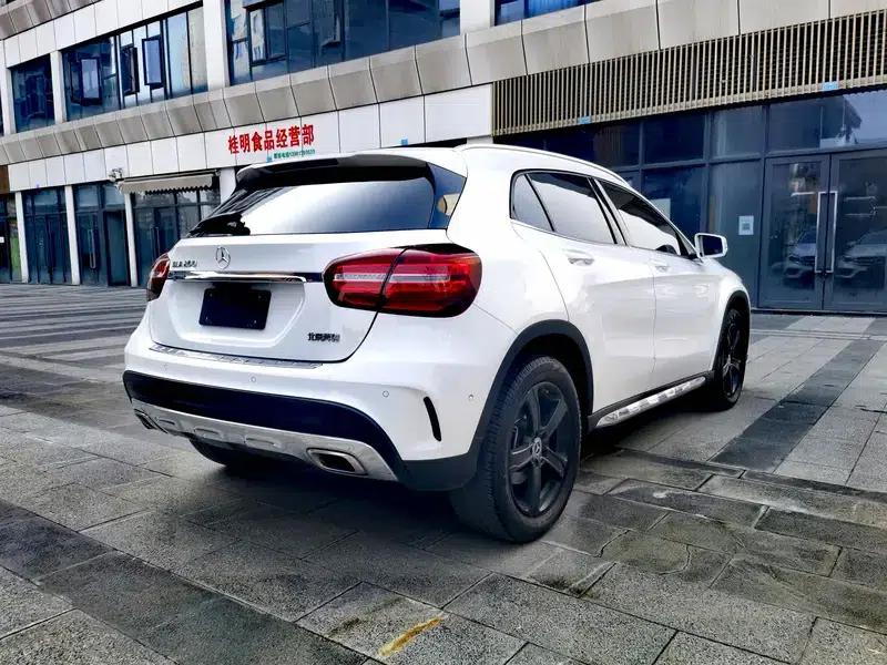 2019 Mercedes-Benz GLA 200 Fashion Edition — миниатюра 4