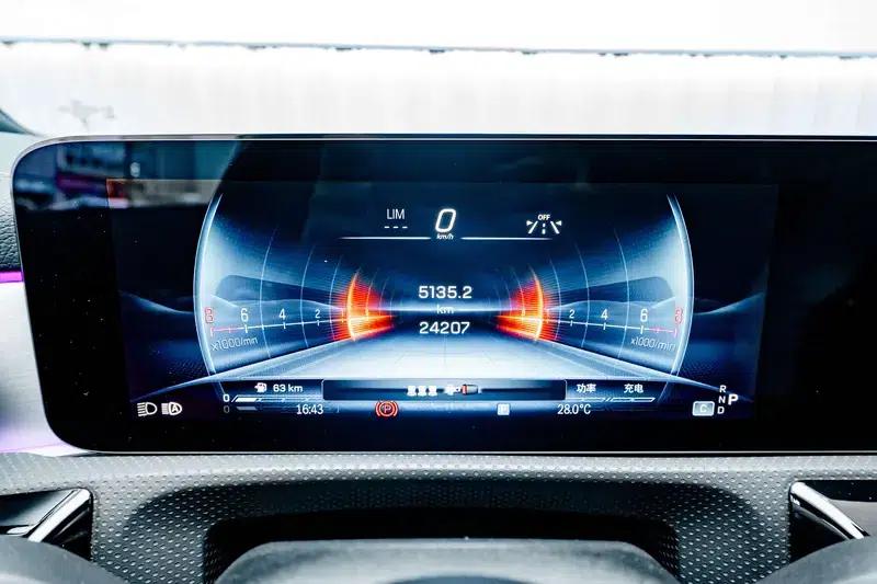 2024 Mercedes-Benz A-Class AMG A 35 L 4MATIC — миниатюра 16