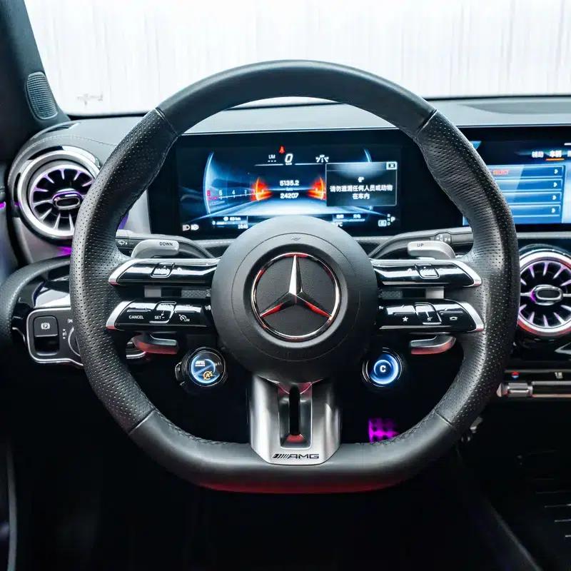 2024 Mercedes-Benz A-Class AMG A 35 L 4MATIC — миниатюра 17