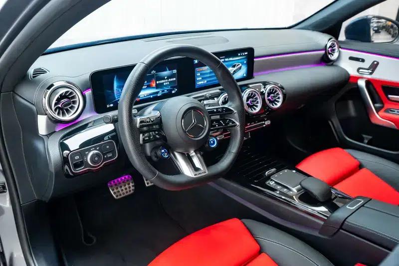2024 Mercedes-Benz A-Class AMG A 35 L 4MATIC — миниатюра 21
