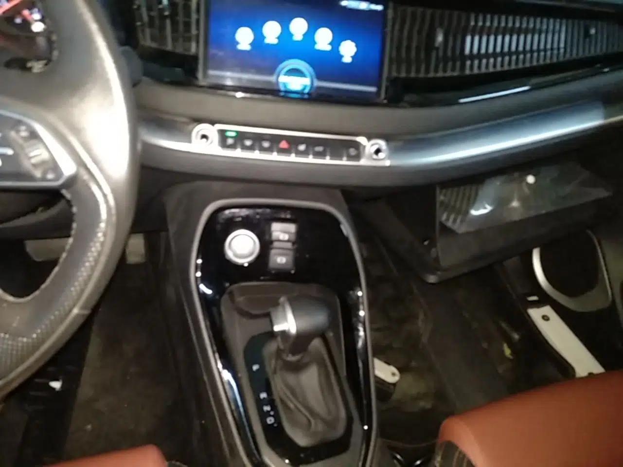 Haval H2s 2018 Red-Label 1.5T Dual-Clutch ZhiShang Model — миниатюра 21