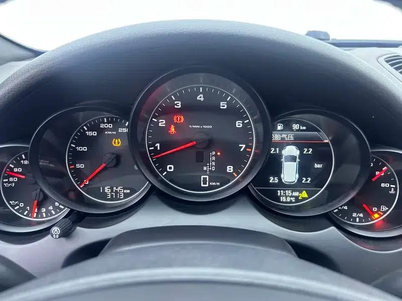 Cayenne 2014 Cayenne Platinum Edition 3.0T — миниатюра 19
