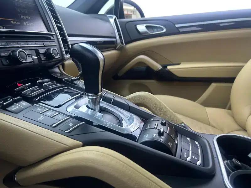 Cayenne 2014 Cayenne Platinum Edition 3.0T — миниатюра 21