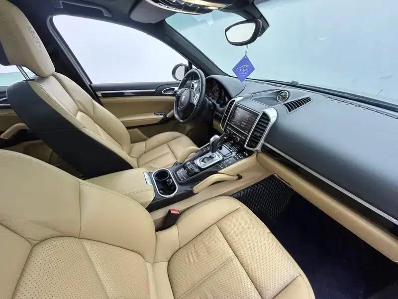 Cayenne 2014 Cayenne Platinum Edition 3.0T — миниатюра 28