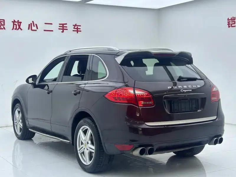 Cayenne 2014 Cayenne Platinum Edition 3.0T — миниатюра 4