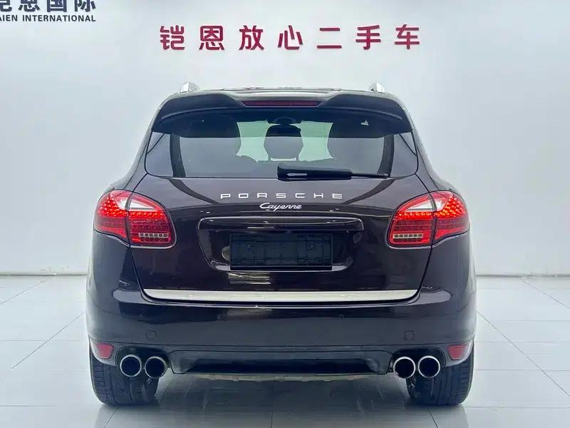 Cayenne 2014 Cayenne Platinum Edition 3.0T — миниатюра 5