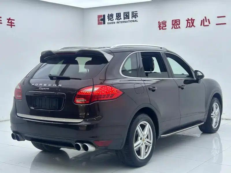 Cayenne 2014 Cayenne Platinum Edition 3.0T — миниатюра 6