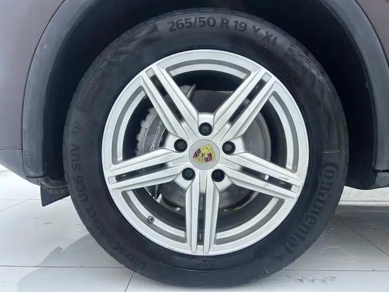 Cayenne 2014 Cayenne Platinum Edition 3.0T — миниатюра 7