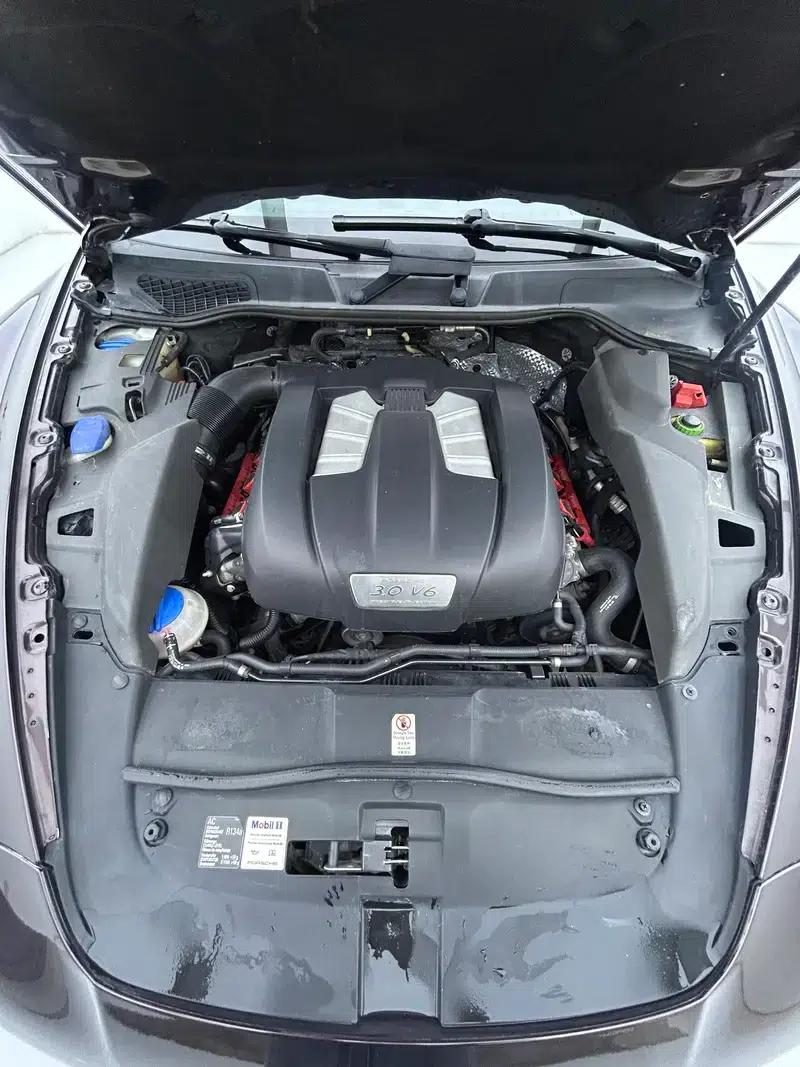 Cayenne 2014 Cayenne Platinum Edition 3.0T — миниатюра 8