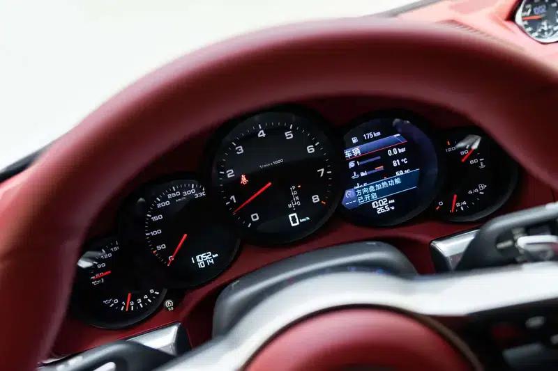 2018 Porsche 911 3.0T Automatic Rear-Wheel Drive 4-Seat Factory Custom Edition — миниатюра 13