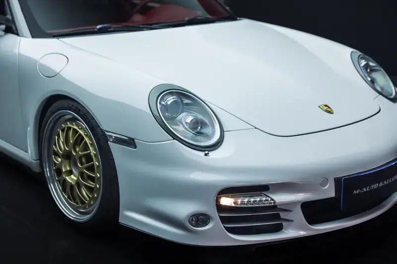 2010 Porsche 911 Turbo S 3.8T — миниатюра 23