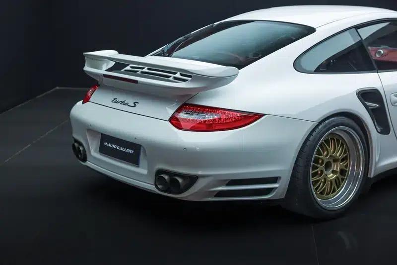 2010 Porsche 911 Turbo S 3.8T — миниатюра 26