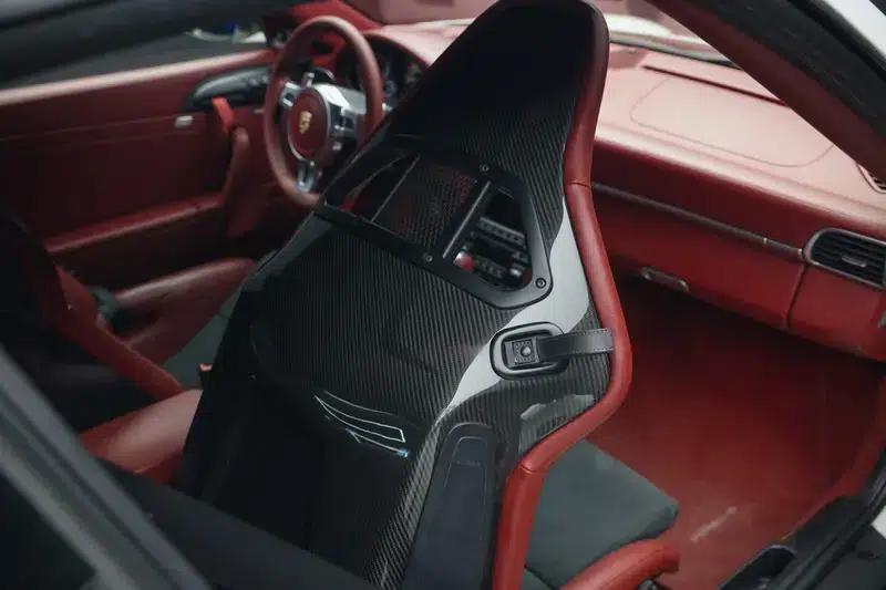 2010 Porsche 911 Turbo S 3.8T — миниатюра 35
