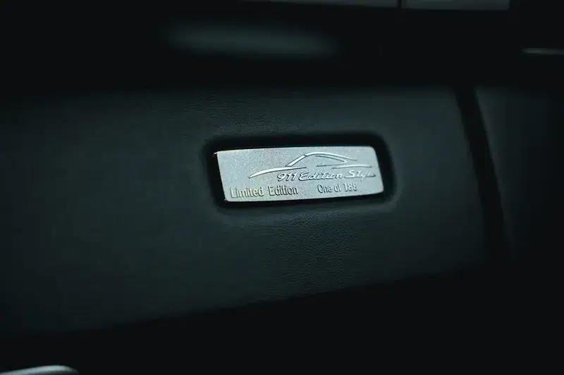 Porsche 911 2011 Edition Style 3.6L Coupe — миниатюра 9