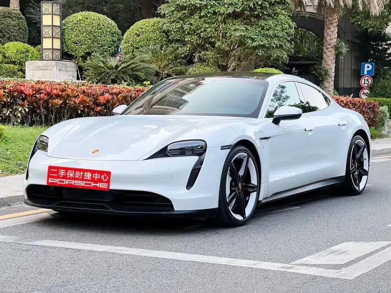 2020 Taycan — миниатюра 1