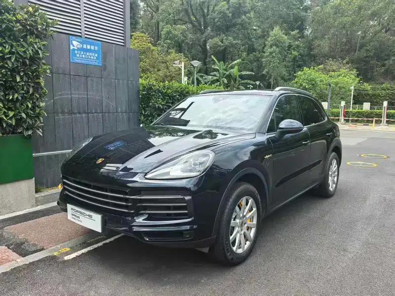 Cayenne E-Hybrid 2019 Cayenne E-Hybrid 2.0T — миниатюра 1
