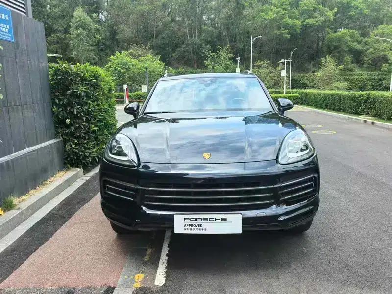 Cayenne E-Hybrid 2019 Cayenne E-Hybrid 2.0T — миниатюра 2
