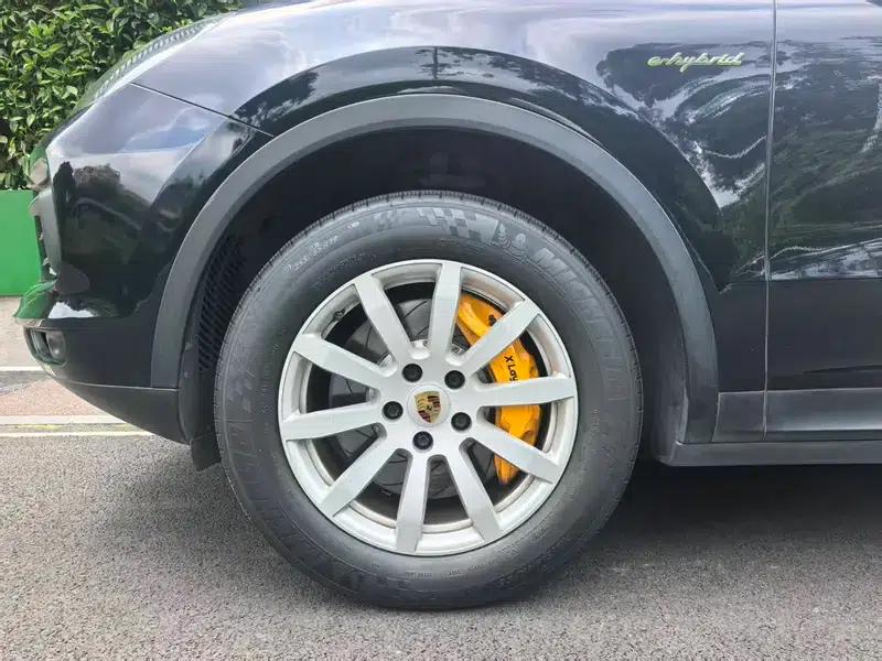 Cayenne E-Hybrid 2019 Cayenne E-Hybrid 2.0T — миниатюра 6