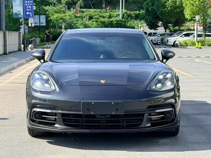 2017 Panamera E-Hybrid, Panamera 4 E-Hybrid Executive Long Wheelbase 2.9T — миниатюра 2