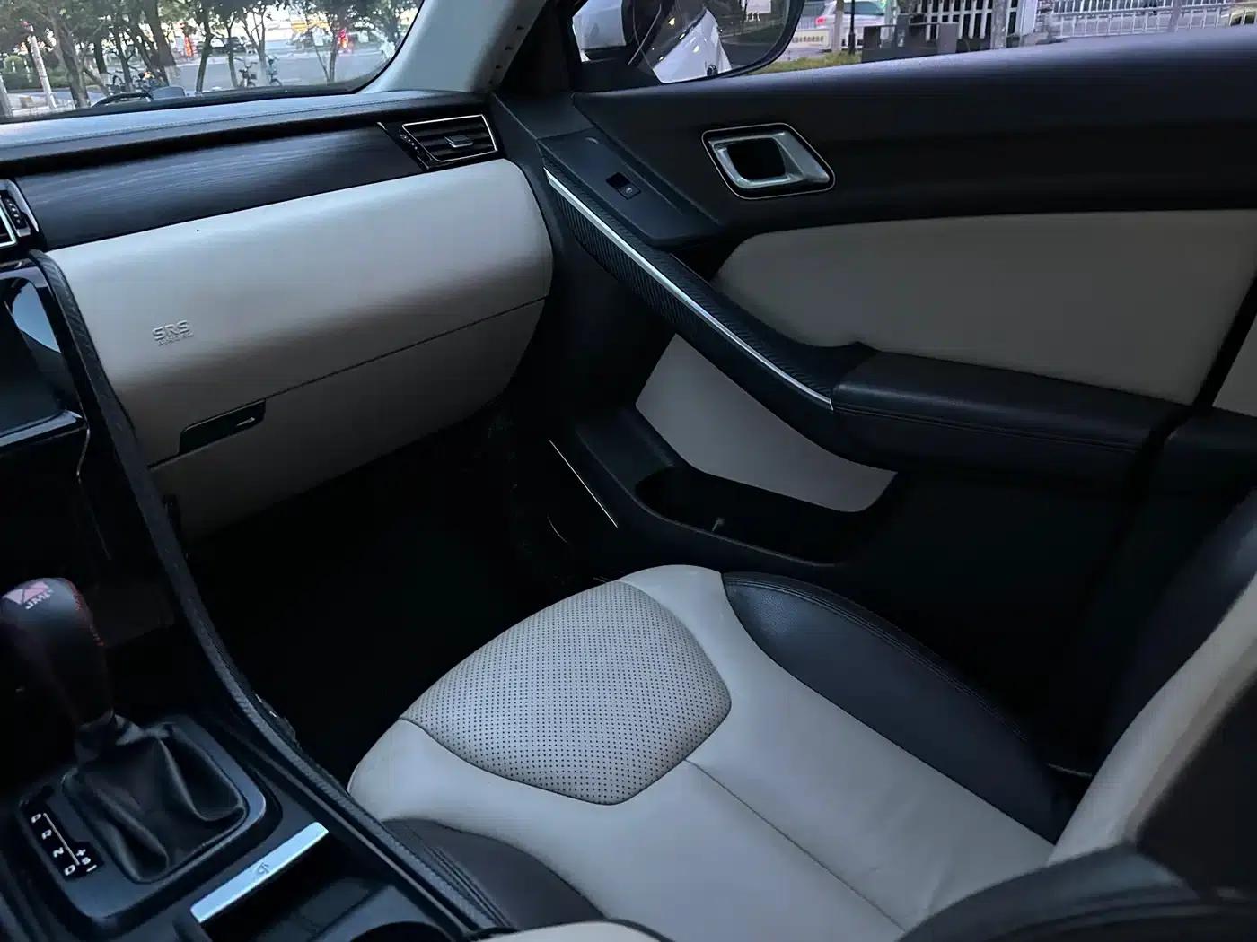 Yusheng S330 2016 1.5L GTDi Automatic 2WD Premium Edition — миниатюра 9