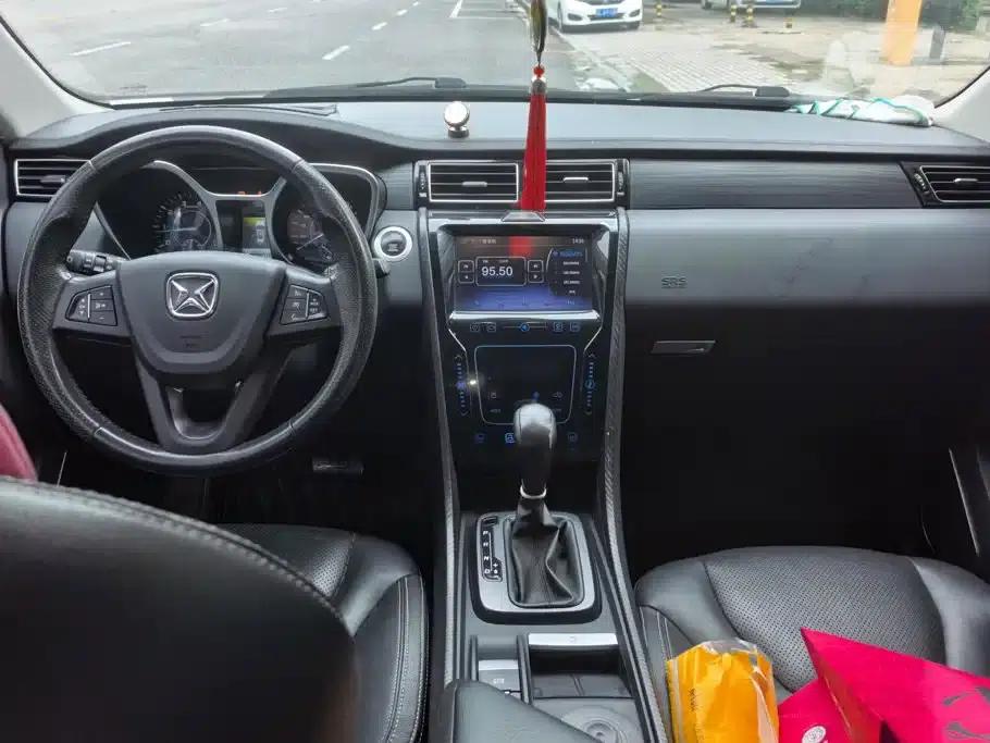Yusheng S330 2016 1.5L GTDi Automatic 2WD Flagship Edition — миниатюра 12
