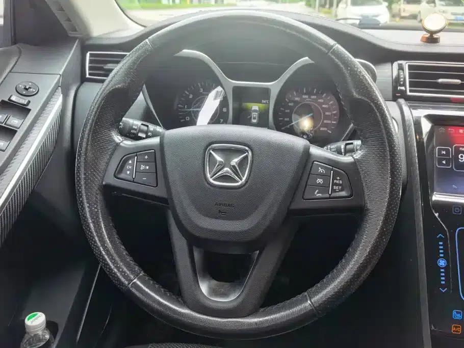 Yusheng S330 2016 1.5L GTDi Automatic 2WD Flagship Edition — миниатюра 15