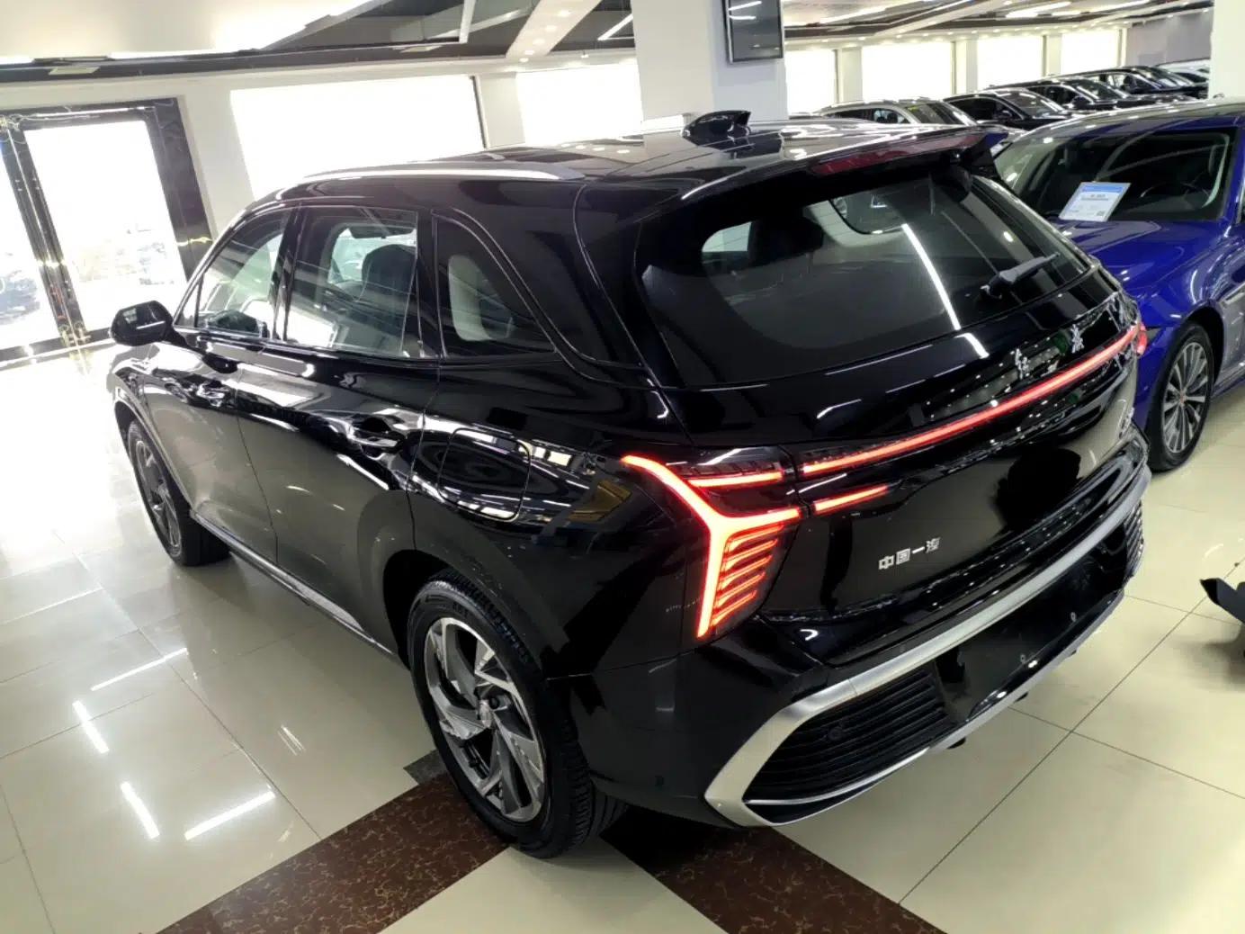 Hongqi HS3 PHEV 2024 PHEV 115km Jingwei Edition — миниатюра 4