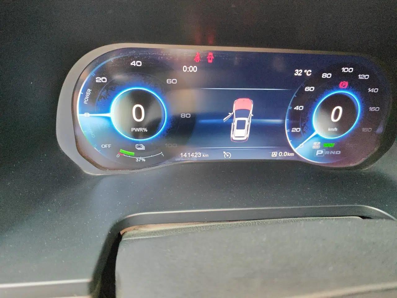 Hongqi E-HS3 2019 Zhilian Qiyue Two-Wheel Drive Version — миниатюра 12