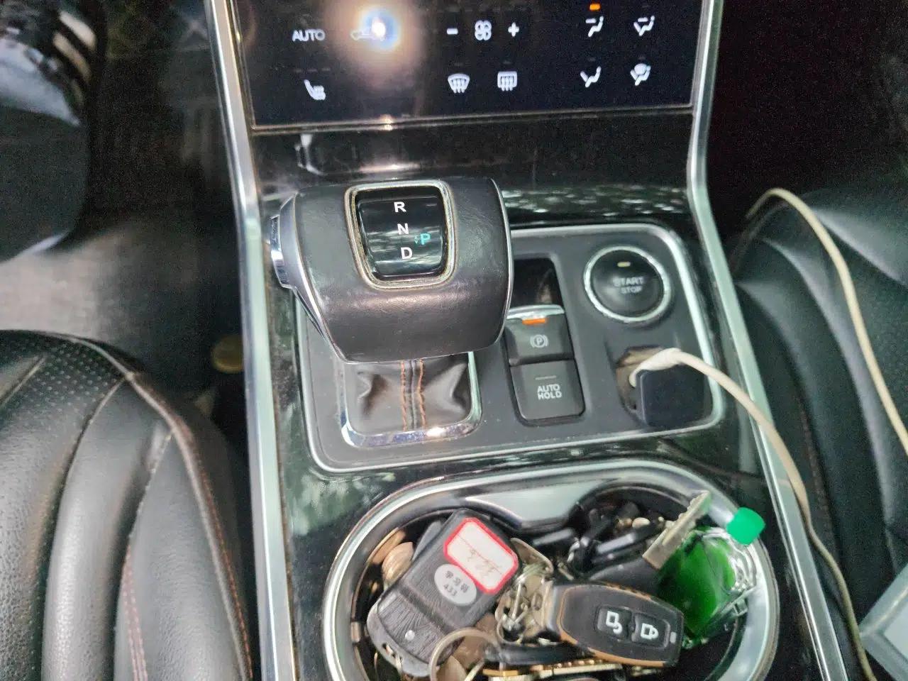 Hongqi E-HS3 2019 Zhilian Qiyue Two-Wheel Drive Version — миниатюра 14
